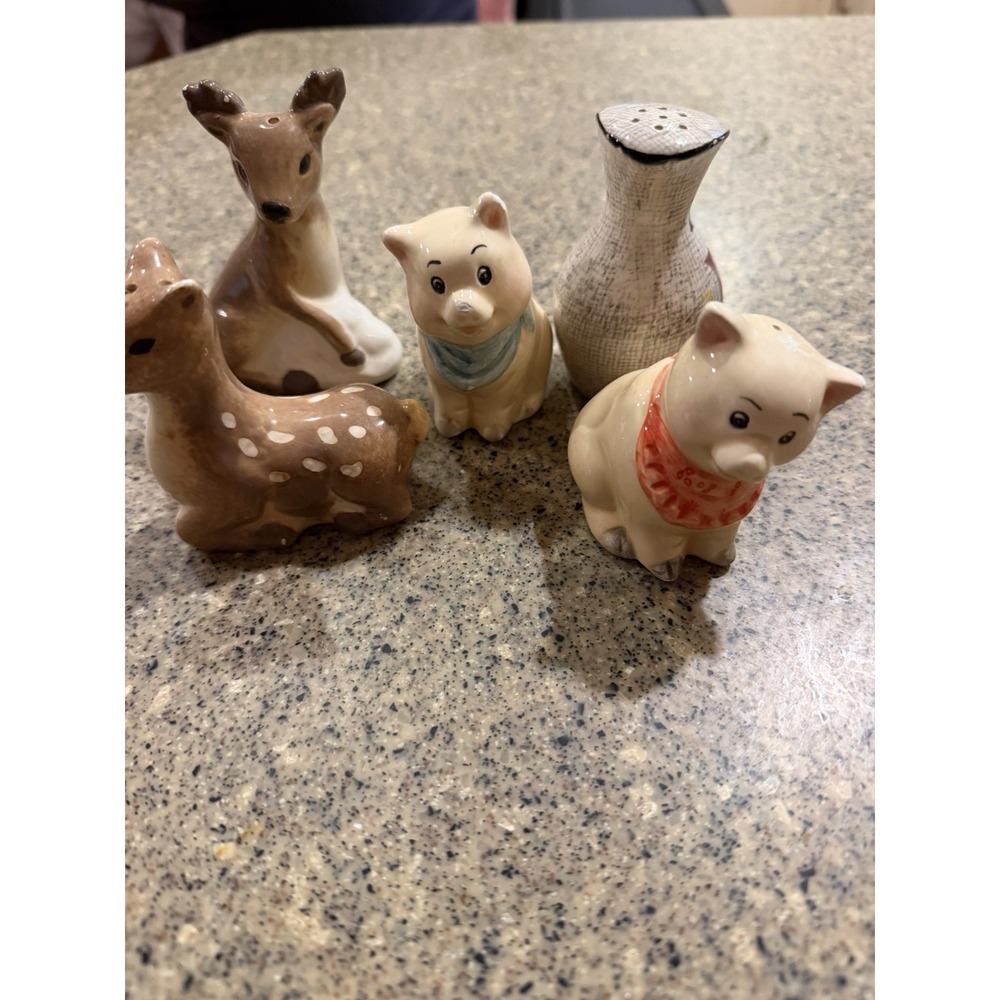 Salt And Pepper Shaker Lot Vintage Small Chips Buck & Doe, 2 Pigs, Pepper Vase